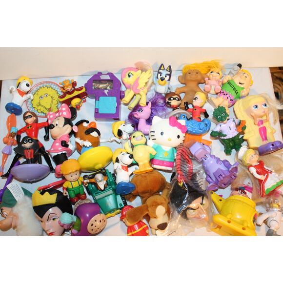 Massive Vintage McDonald Random Toy Lot - Picture 8 of 8